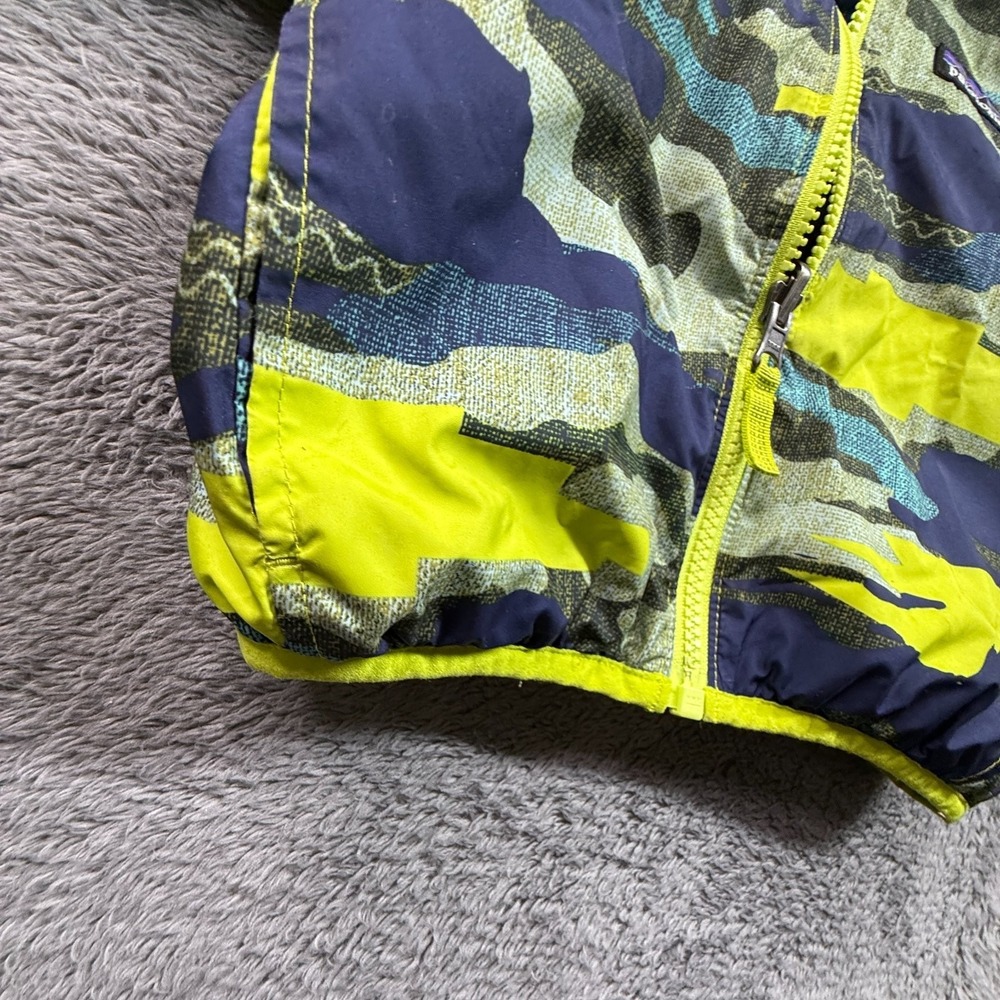 Patagonia Reversible Puff Ball Jacket 2T Navy Camo Yellow Quilted Hooded Zip - Picture 6 of 8